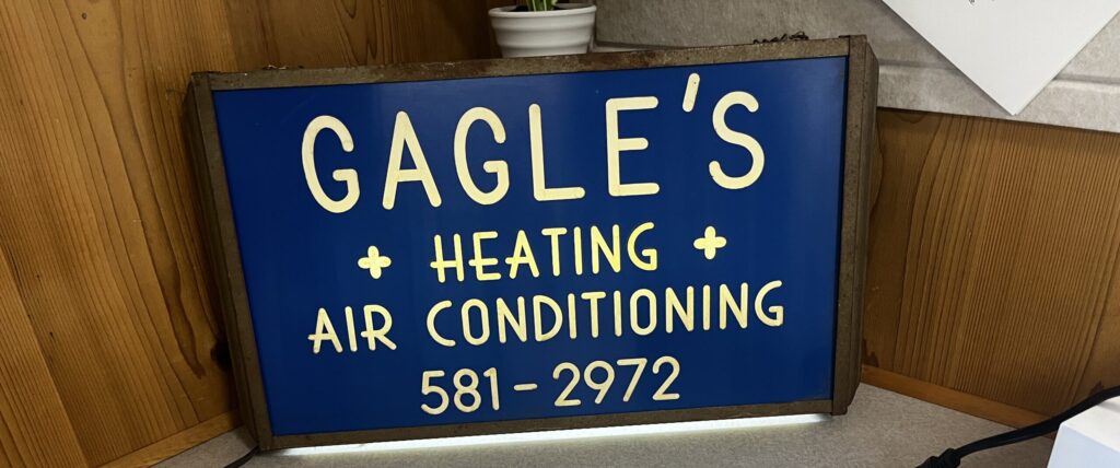 retro gagle's light Gagle's retro desk sign.